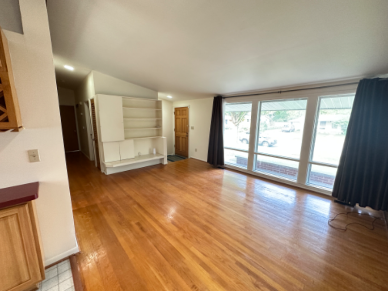 2726 Cranbrook Rd - Photo 2 of 16