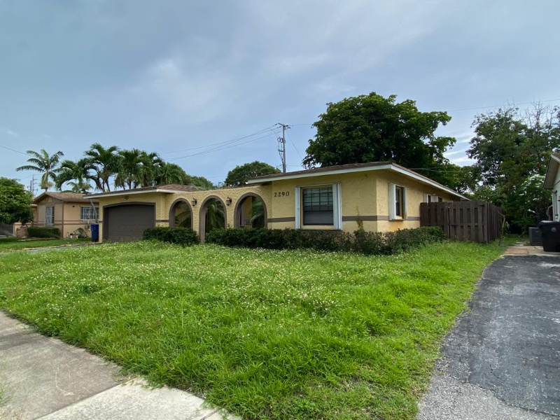 2290 Nw 32nd Ter - Photo 2 of 8