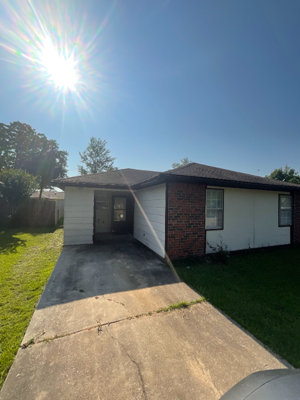 1759 S. Louisiana Ave, Rosepine, LA 70659 3 Bedroom House for 850