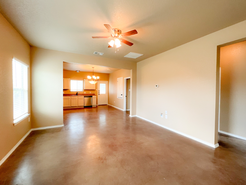 107 Rosedale Ave - Photo 3 of 10