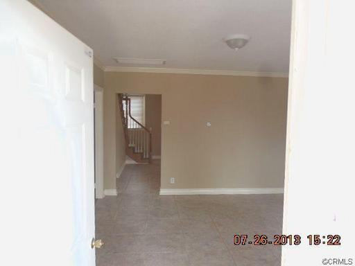 524 W 7th St - Photo 3 of 13