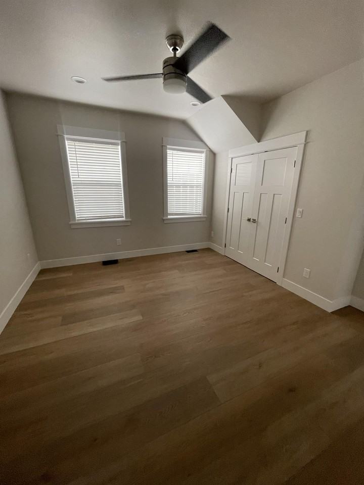 282 Rockfellow Pl - Photo 5 of 17