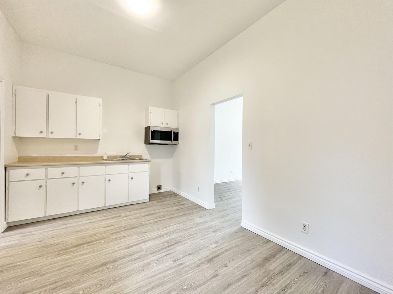 276 274-276 Lincoln St - Main #MAIN - Photo 4 of 14