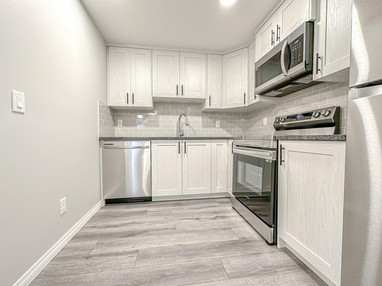 89 Homestead Cres Ne #B - Photo 2 of 14