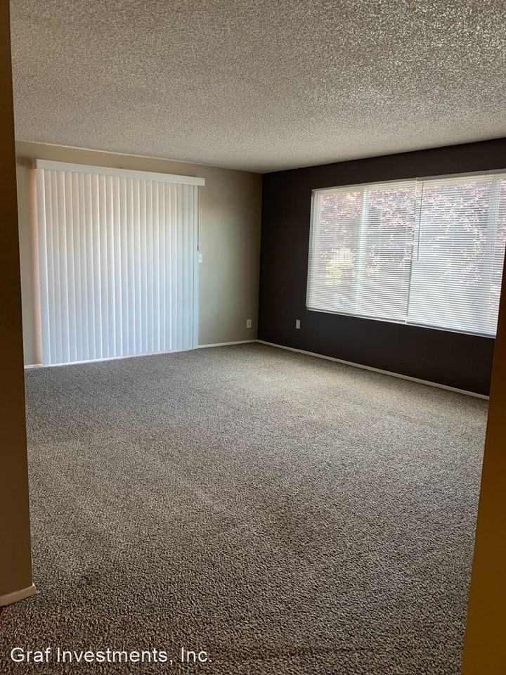 Alpenhof 910 S. 42nd Ave - Photo 2 of 27