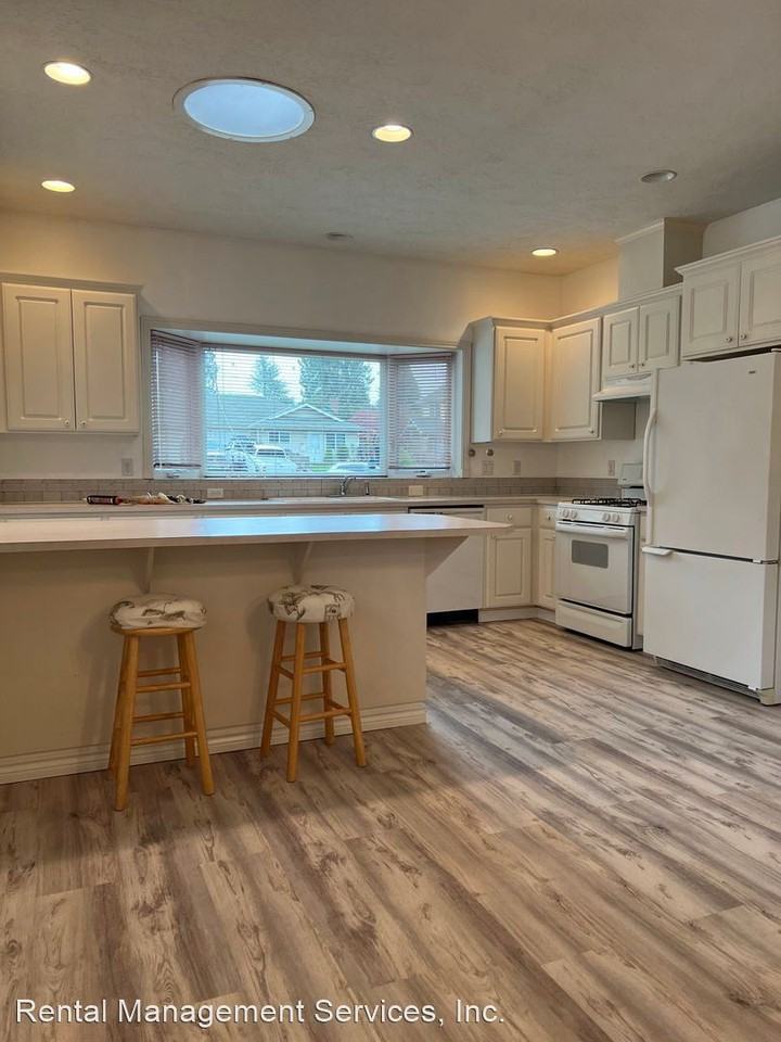 67 Nw Lillyben Pl - Photo 2 of 14