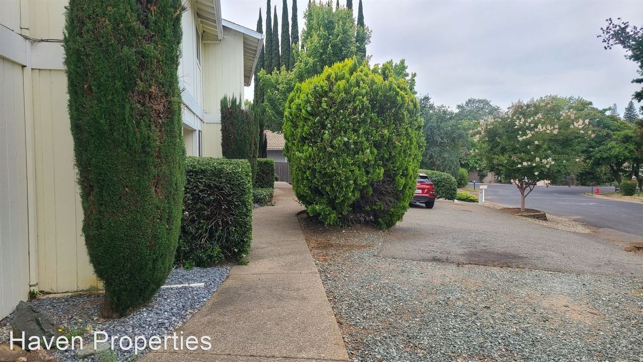 2720 Cambridge Road - Photo 2 of 18