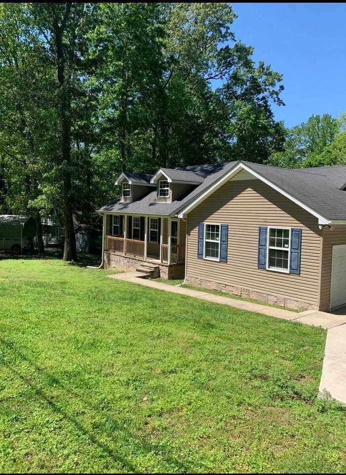 329 Lakeview St - Photo 2 of 20