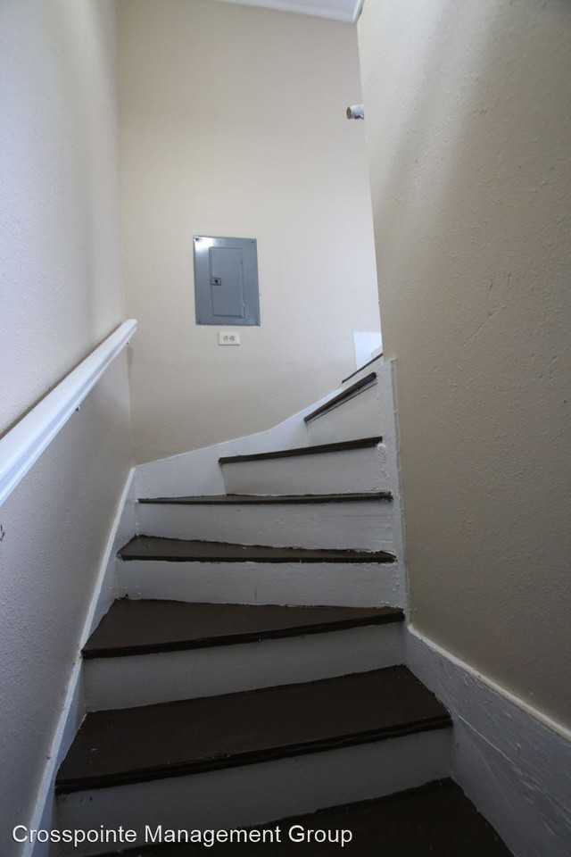 1st/2nd St Triplex - Photo 3 of 19