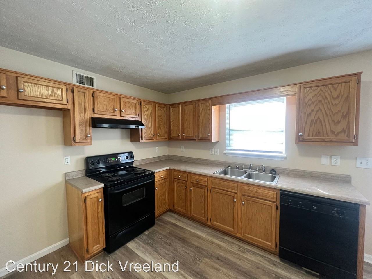 10603 Waycross Ave - Photo 3 of 14