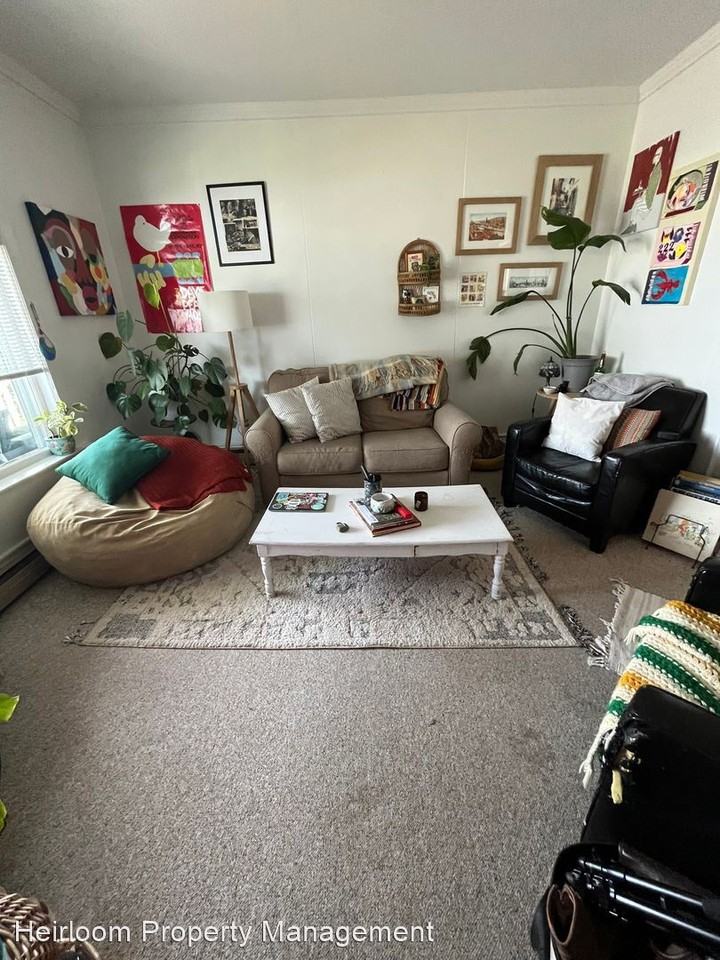 215 W 7th St - Photo 2 of 13