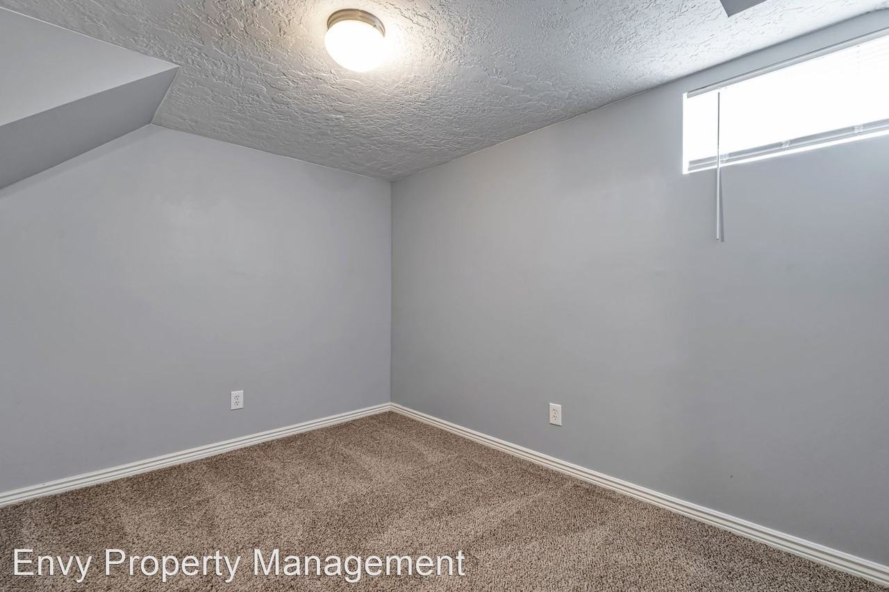 3343 Jackson Ave - Photo 2 of 16