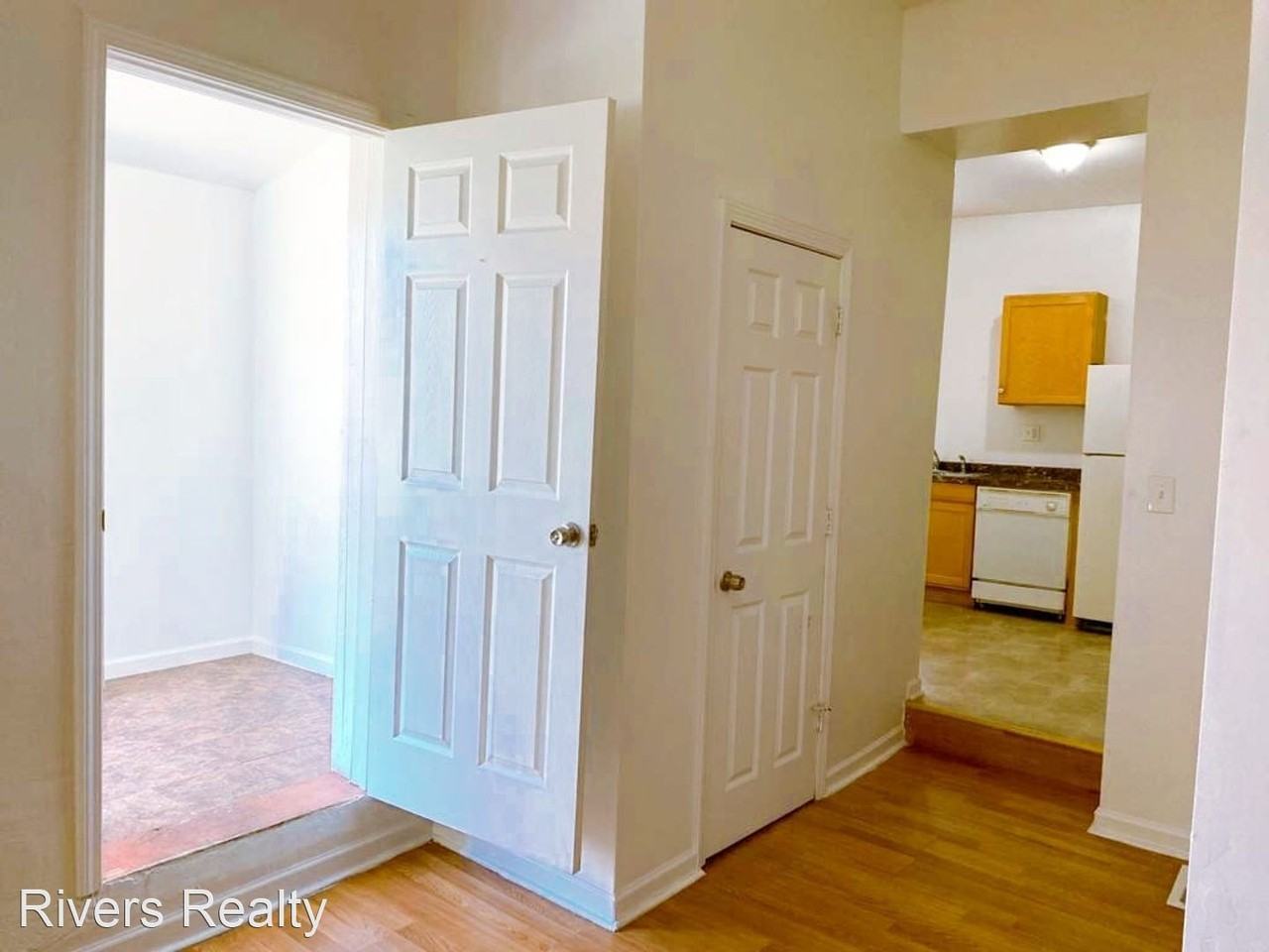 2831 Iowa Ave - Photo 2 of 18