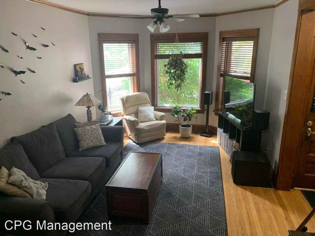 2323 N Hamlin - Photo 2 of 12