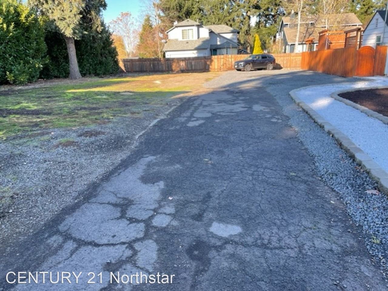 10475 Sw Park St - Photo 3 of 17