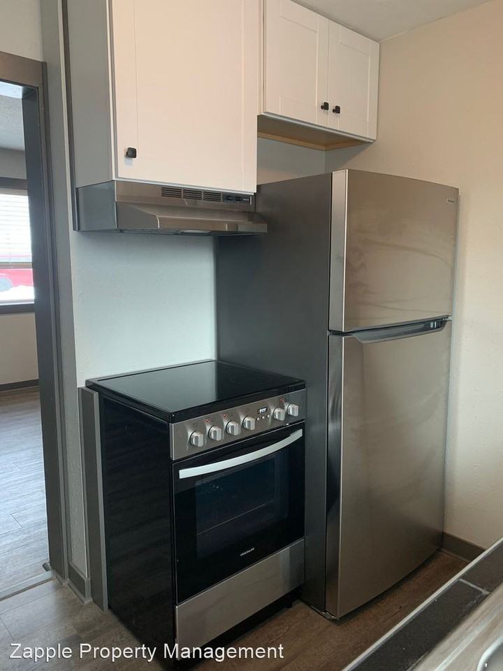 301-303 S. Fourth - Photo 2 of 7