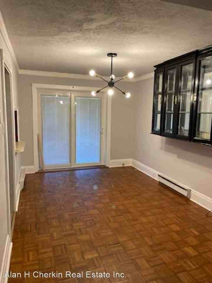 513 2nd St - Photo 3 of 9