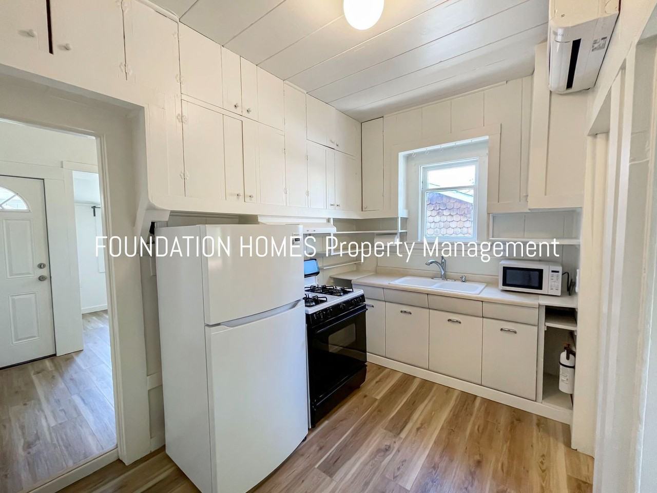 104A Palm Ave - Photo 2 of 11