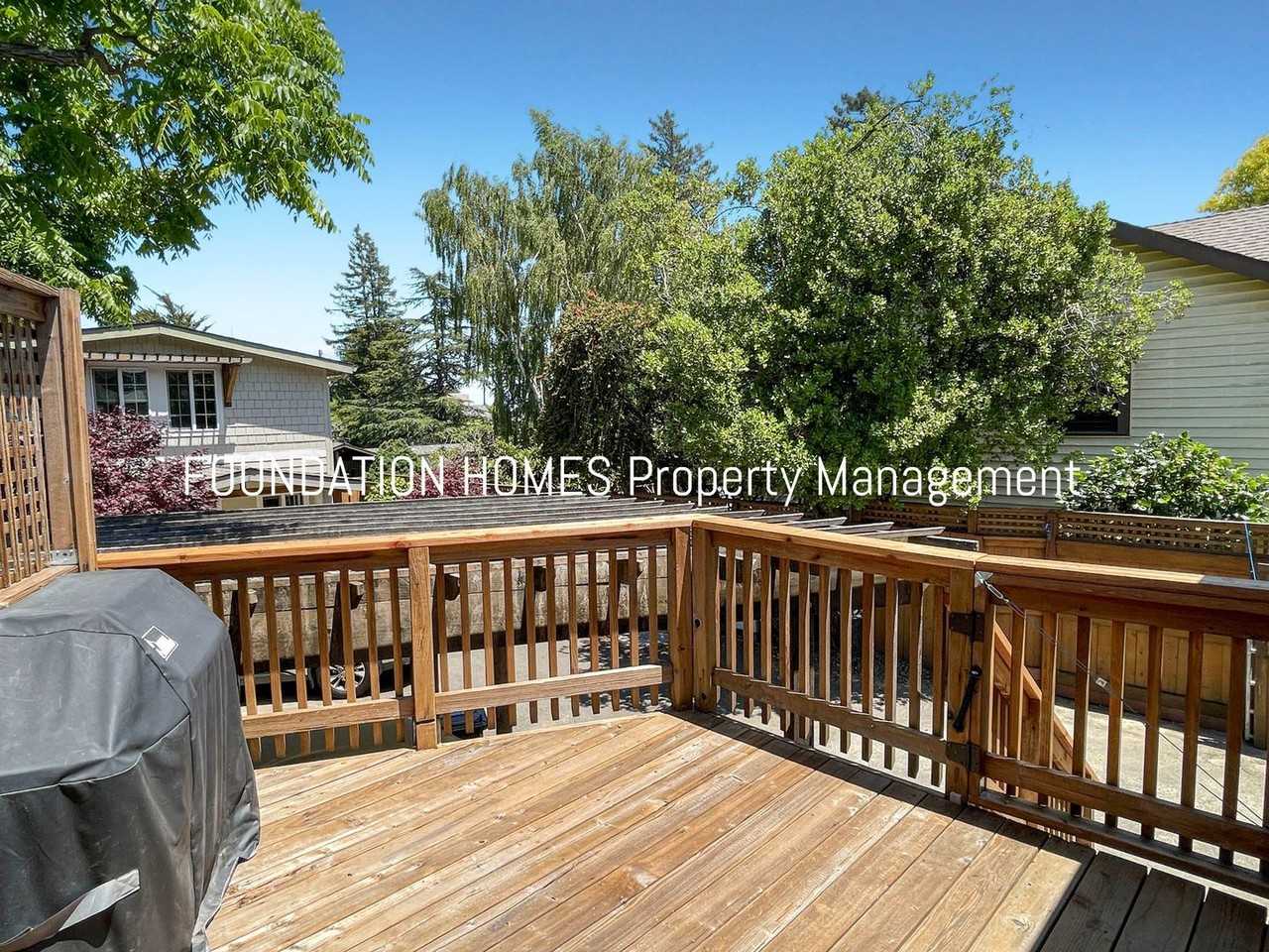 104A Palm Ave - Photo 3 of 11