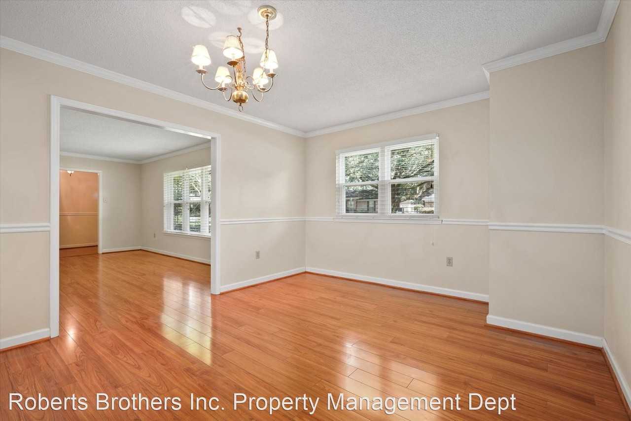 3701 Claridge Rd S - Photo 3 of 20