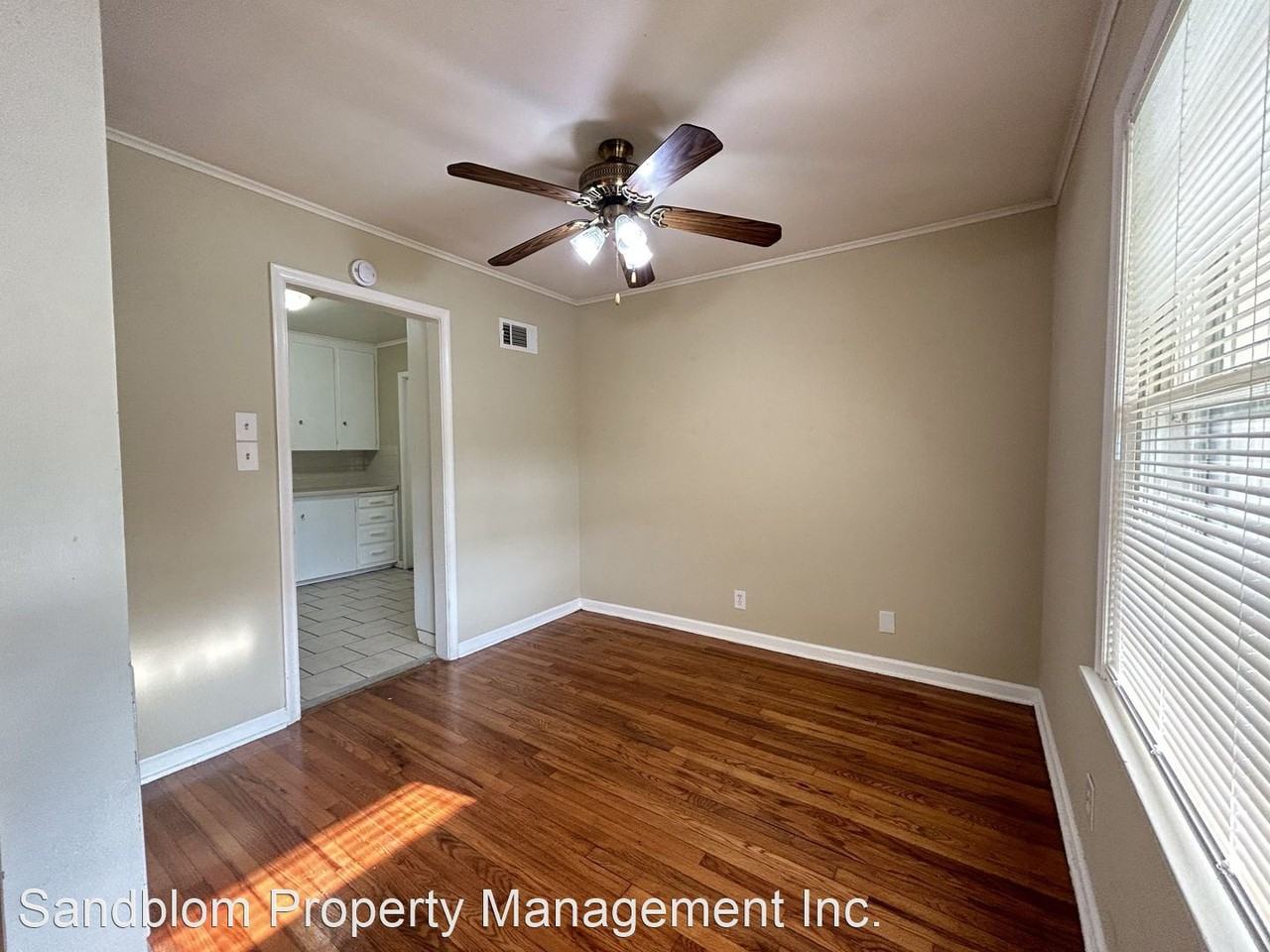 2520 S Quebec Ave - Photo 3 of 10