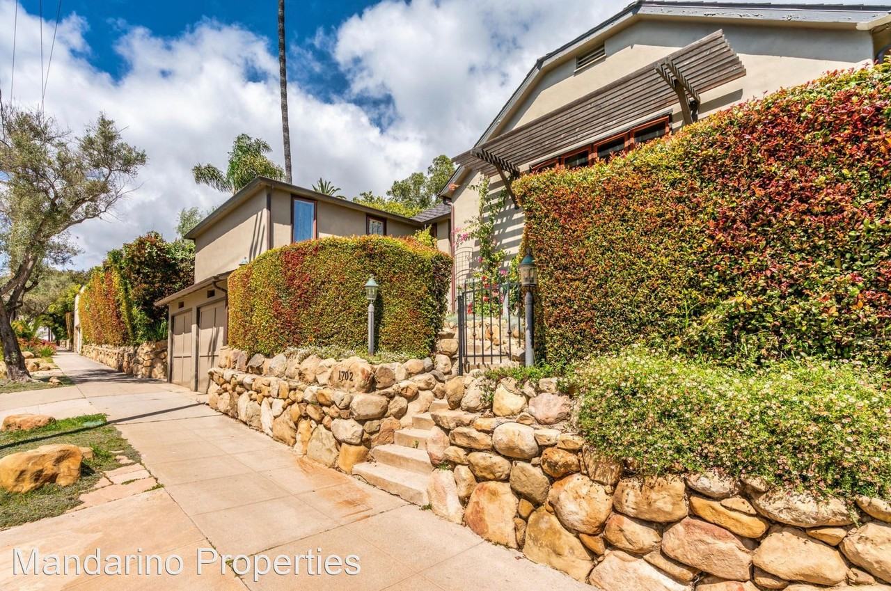 1702 Olive St - Photo 3 of 31