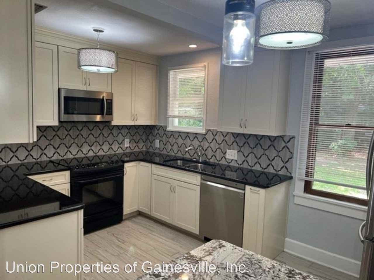 3315 Nw 10th St - Photo 3 of 23