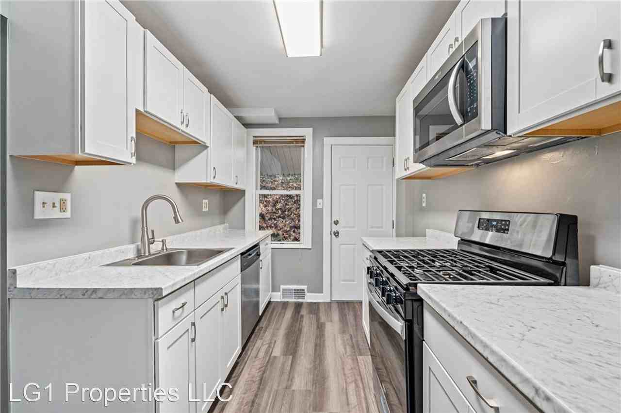 132 Oakview Ave - Photo 2 of 30