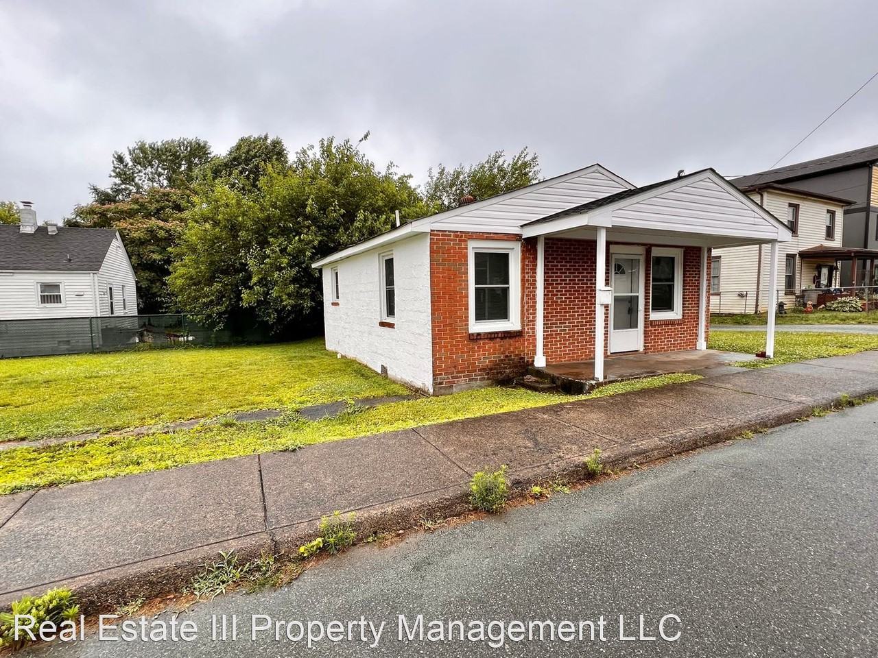 912 Forest St - Photo 3 of 31