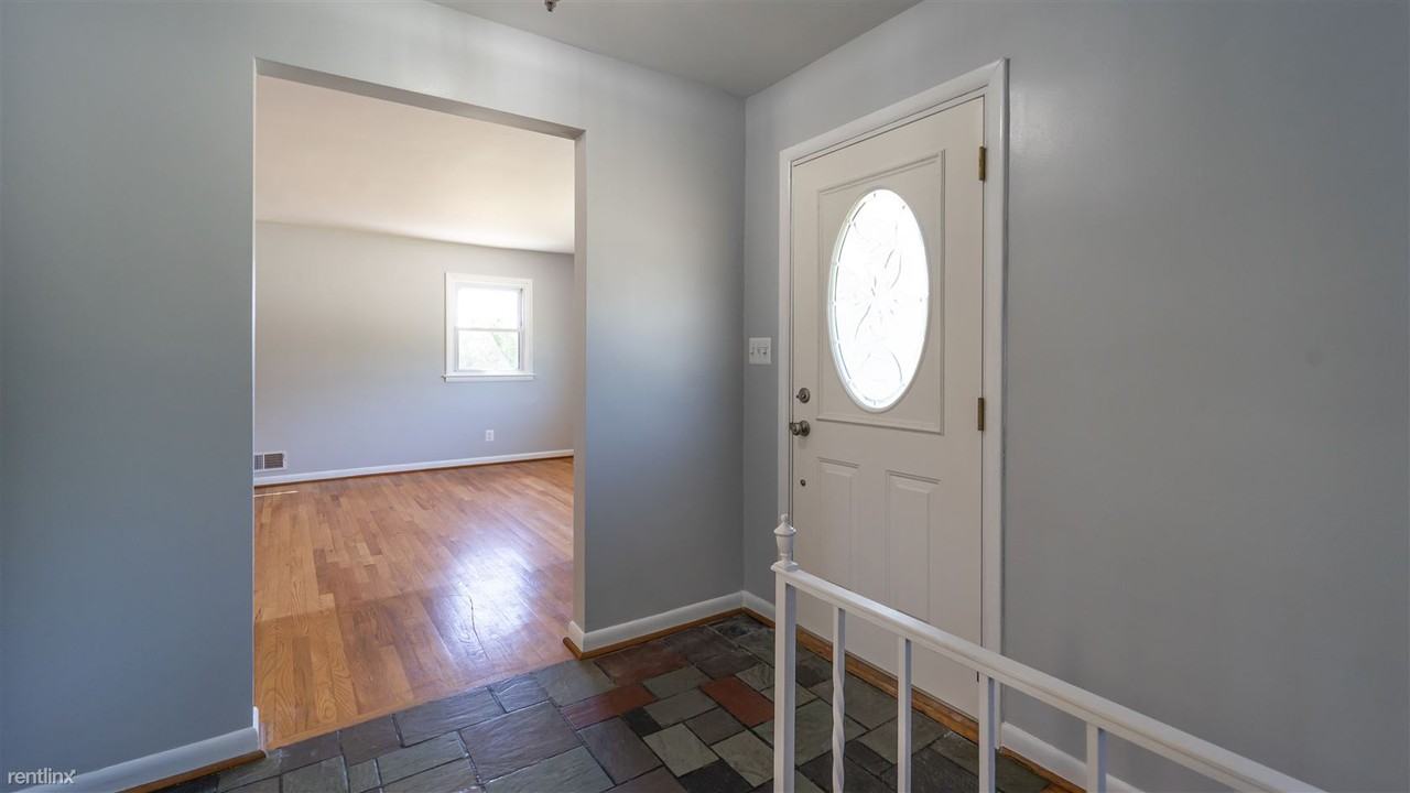 321 Valley Court Rd - Photo 2 of 35