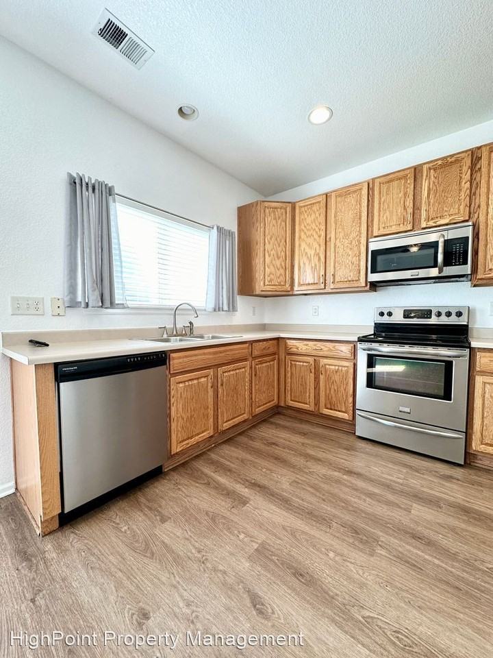 2434 E 127th Pl - Photo 3 of 19