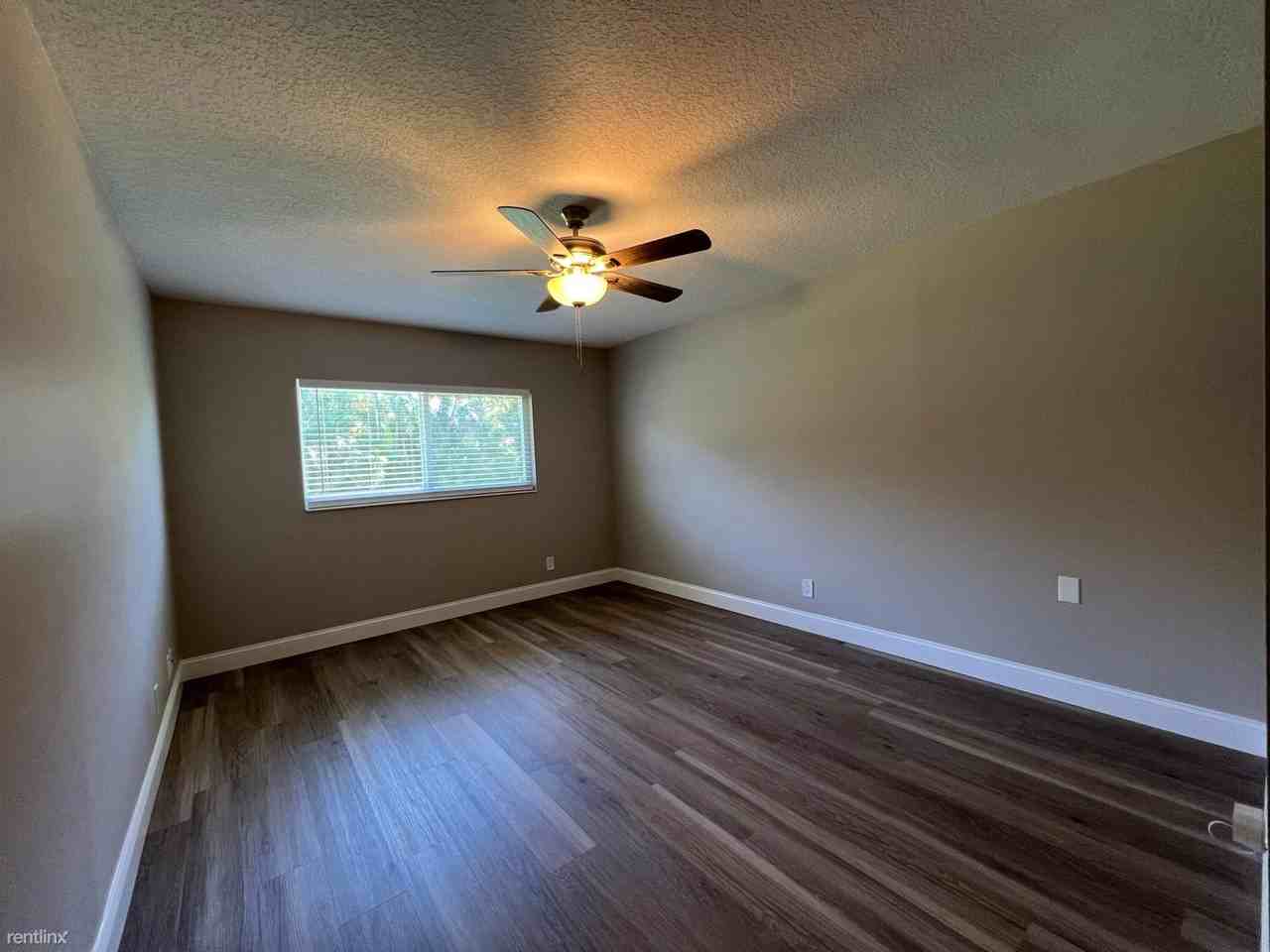 5352 Mariesa Ave - Photo 3 of 13