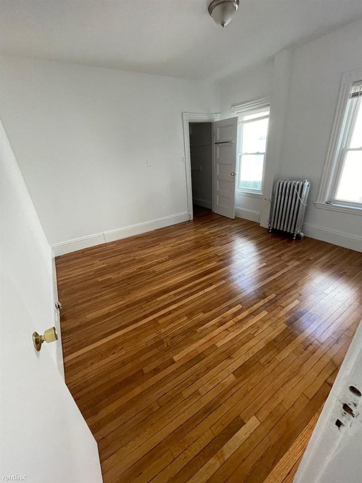 133 Draper St #1 - Photo 3 of 11