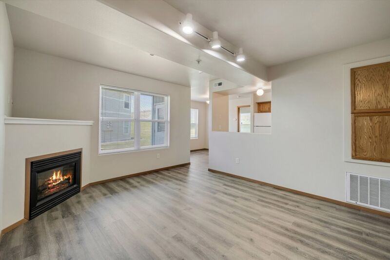6005 Chapel Hill Blvd #E101 - Photo 4 of 29
