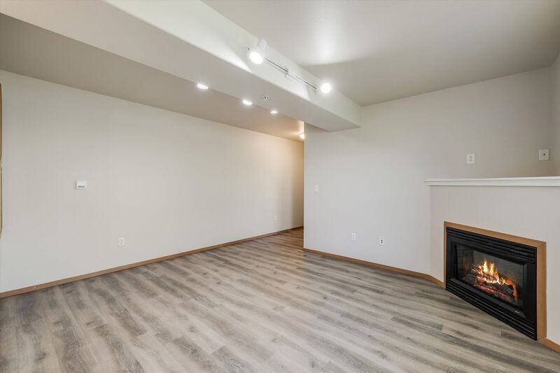 6005 Chapel Hill Blvd #E101 - Photo 5 of 29