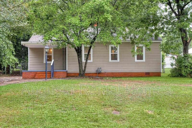 531 Tubman St - Photo 2 of 32