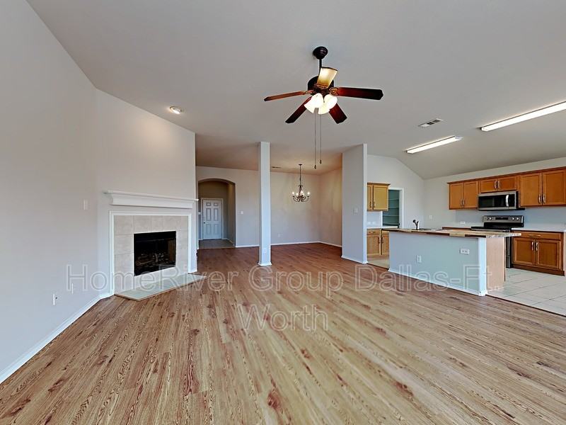 541 Cranbrook Dr - Photo 2 of 27