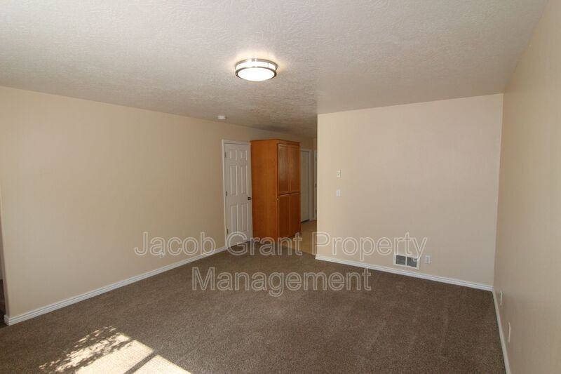 4946 Cole St #4 - Photo 7 of 21