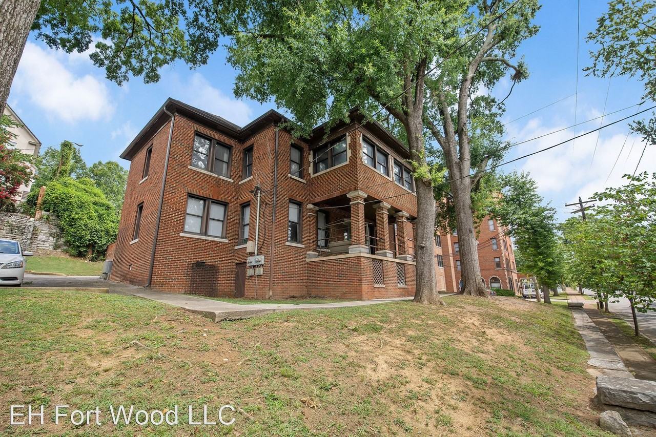 870 Vine St - Photo 2 of 31