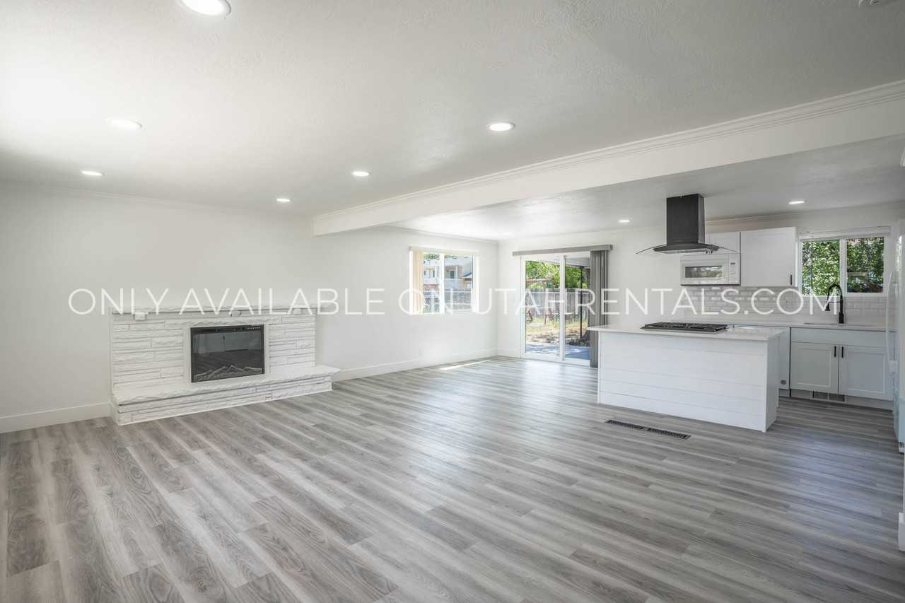3134 Sw - Photo 3 of 29