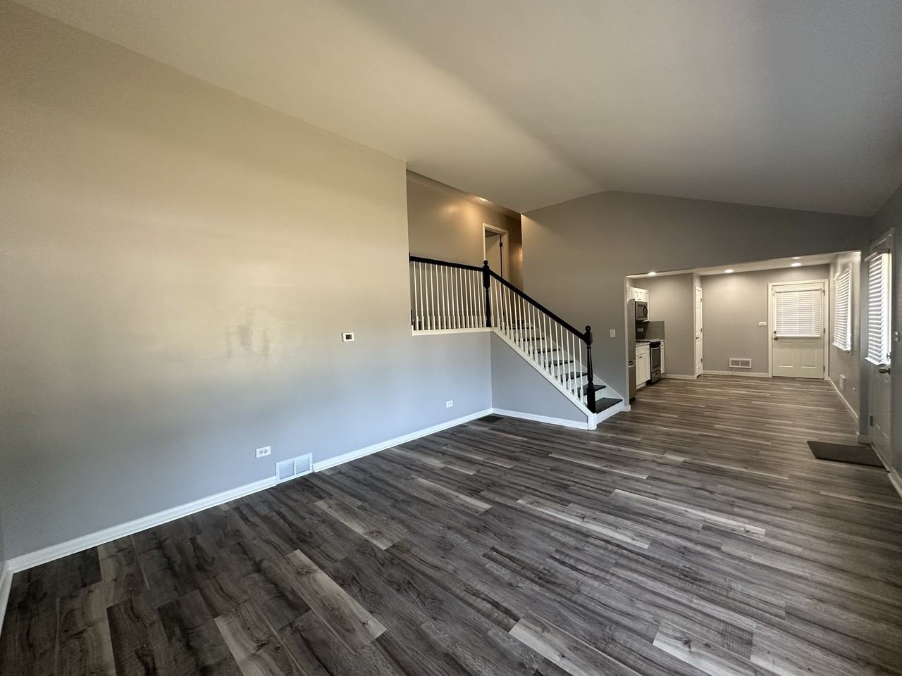 8212 Columbia Ave - Photo 3 of 17