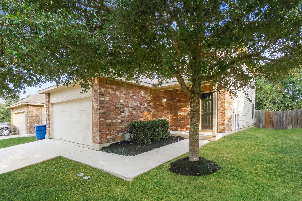 5527 Degan Way - Photo 2 of 13