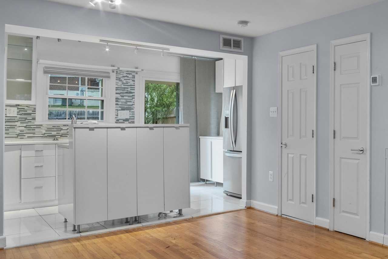 350 James St - Photo 2 of 18