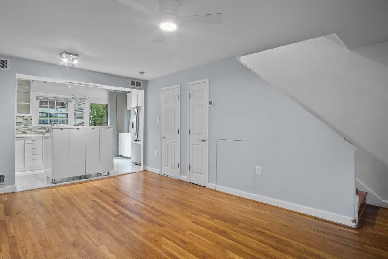 350 James St - Photo 3 of 18