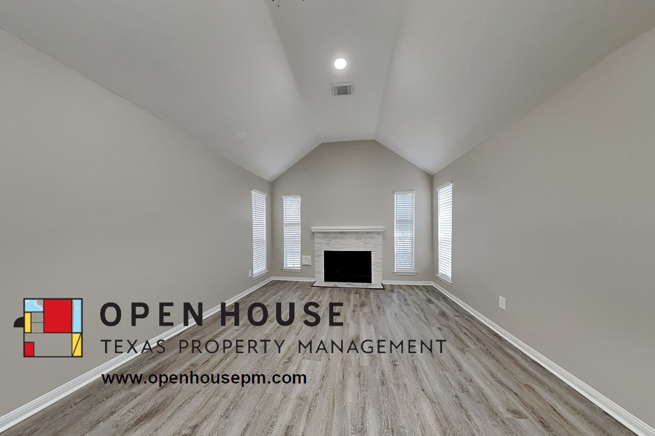 5419 Roserock Ln - Photo 2 of 16