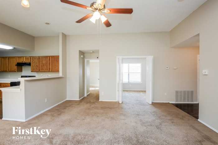 207 Caprock Dr - Photo 3 of 15