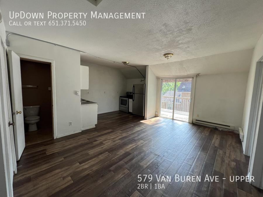 579 Van Buren Ave - Photo 2 of 11