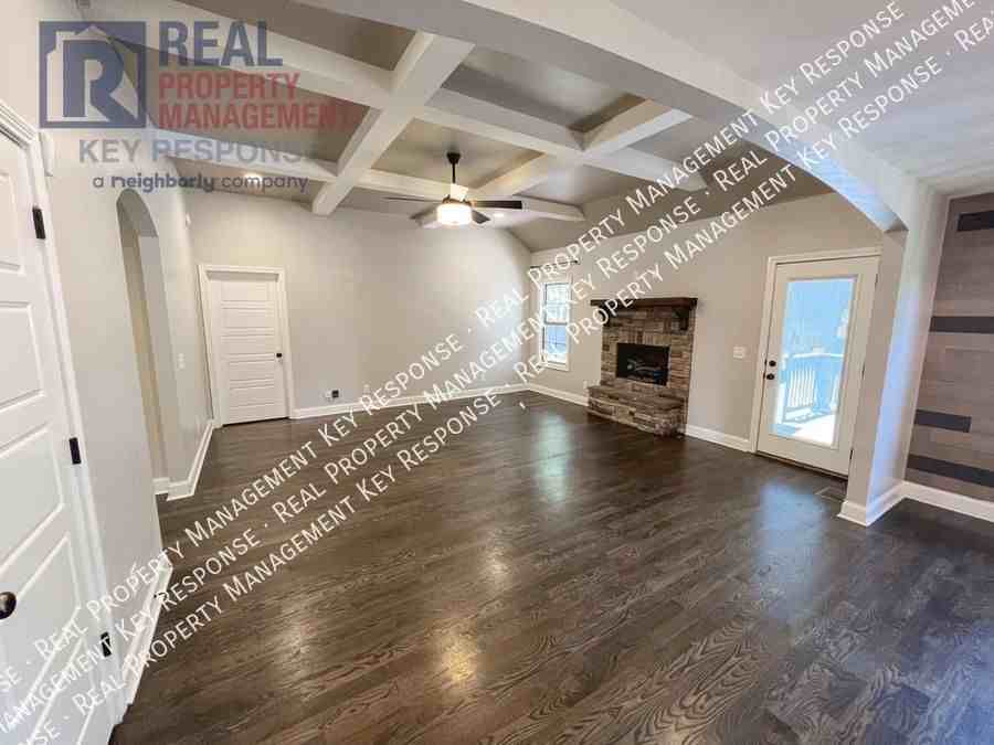 1013 Northridge Dr - Photo 3 of 26