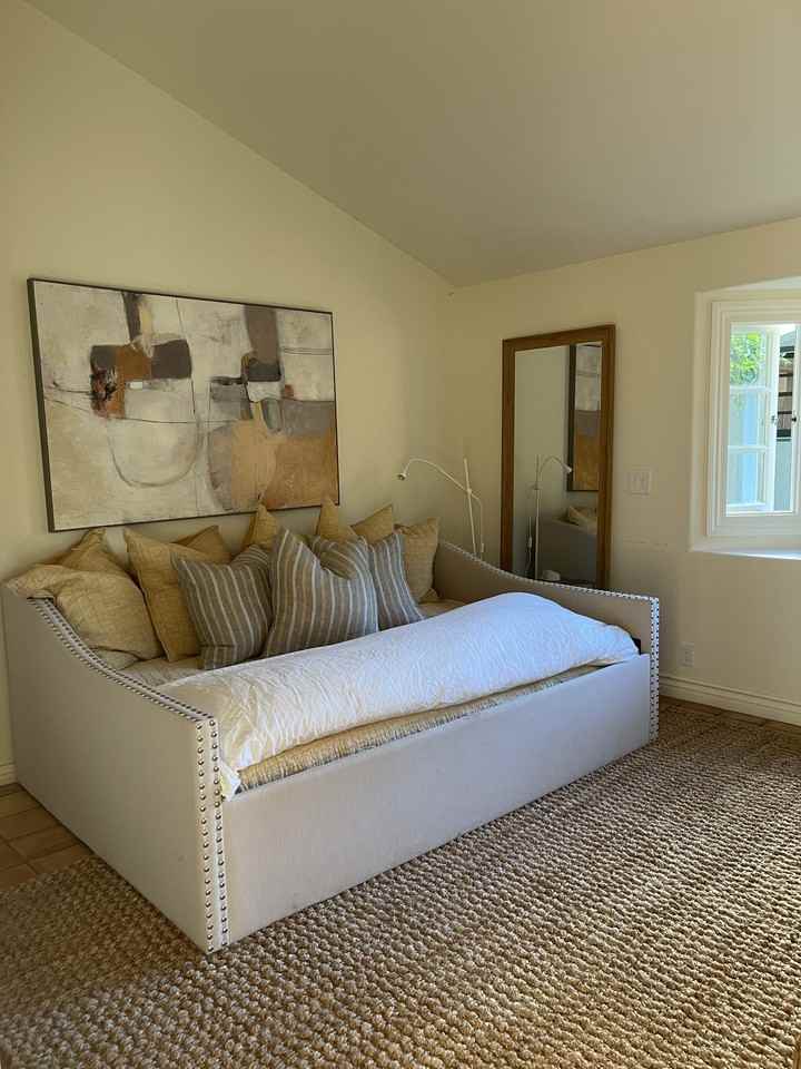 5358 Avenida Maravillas #NA - Photo 2 of 8