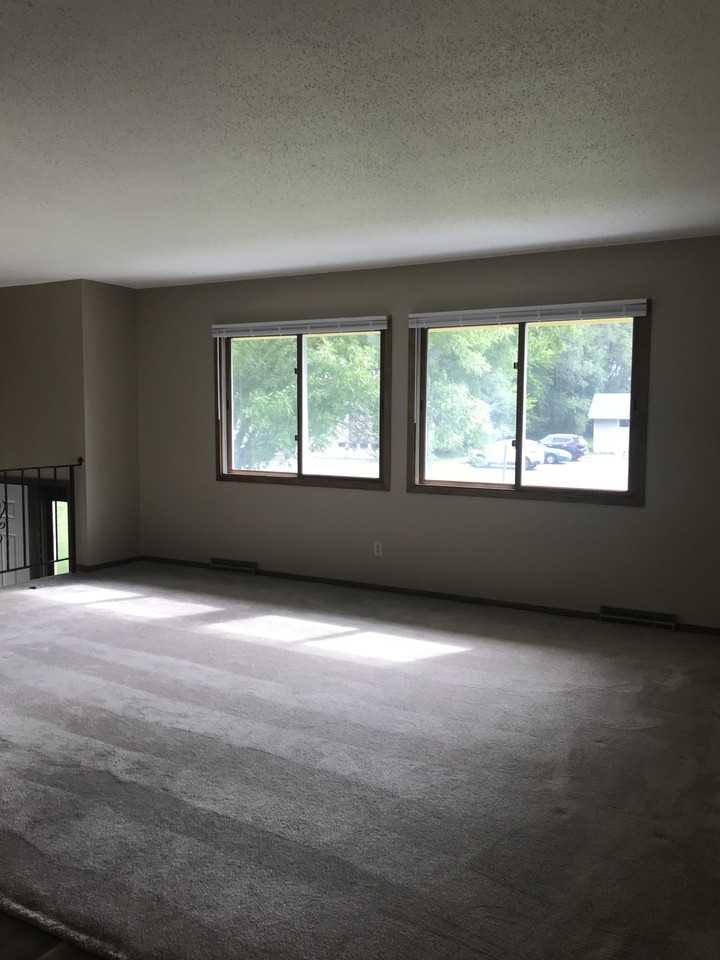 13636 Johnson St Ne #NA - Photo 2 of 3